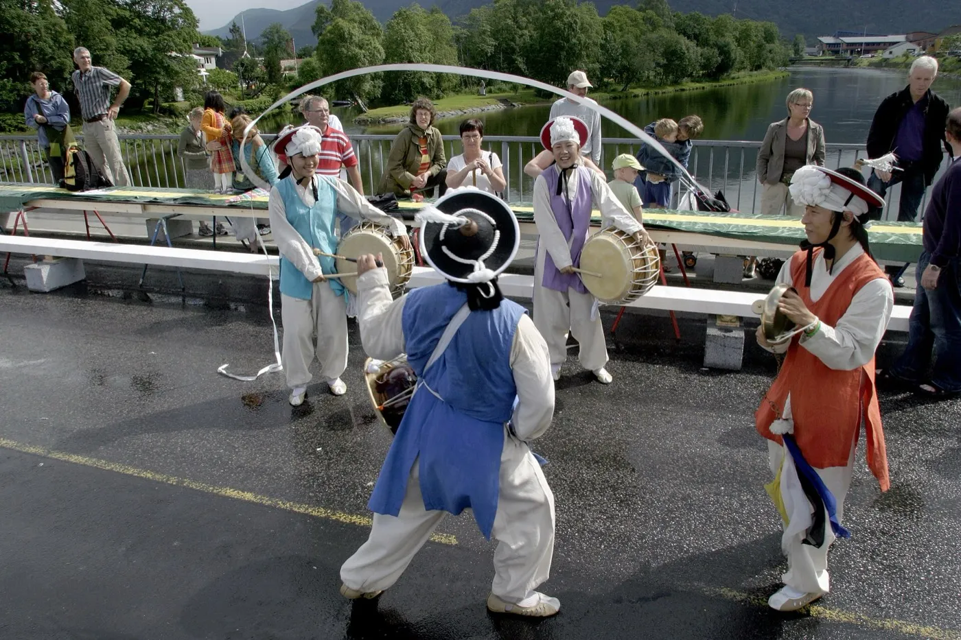 A procession of musicians through Førde during the Førde Festival in 2006.