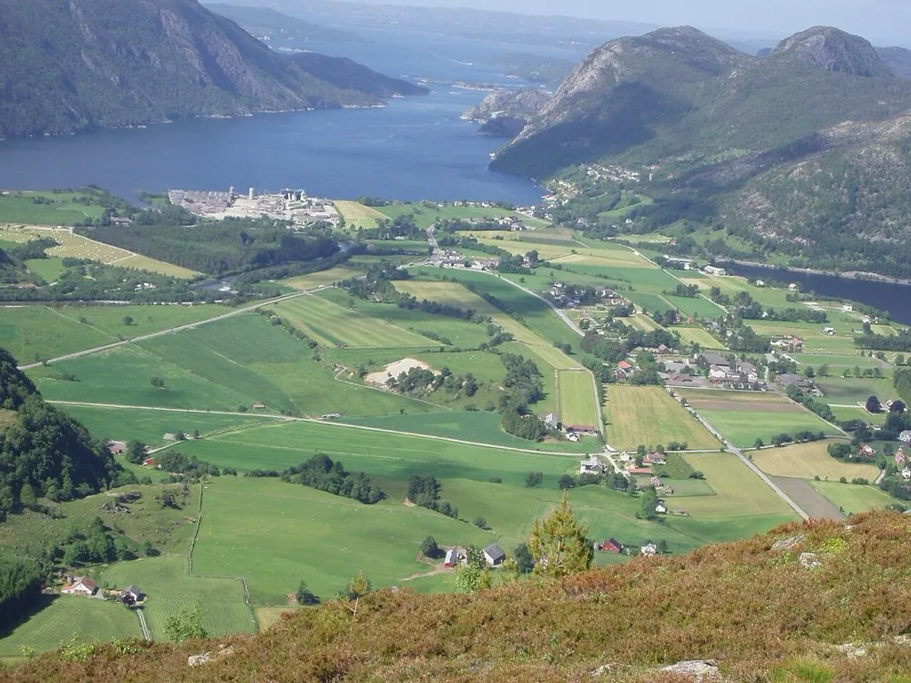 From Hjelmeland. The picture does not show the market itself.