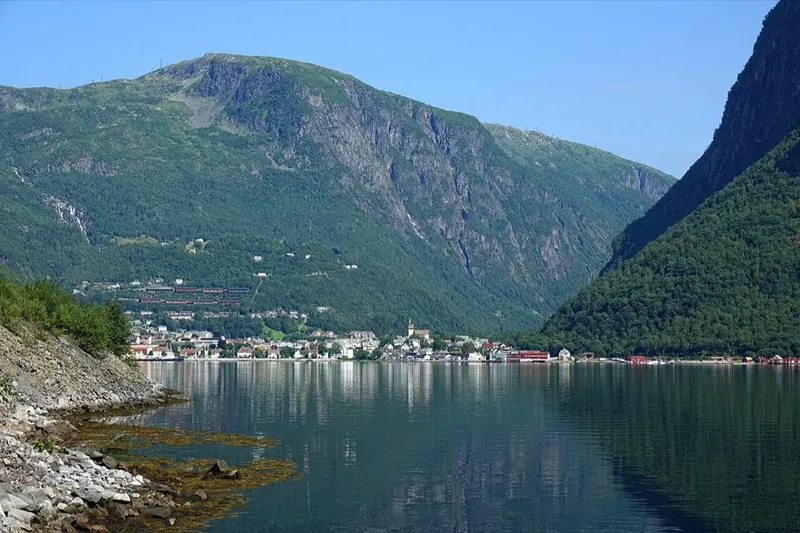 From Høyanger. The picture does not show the market itself.