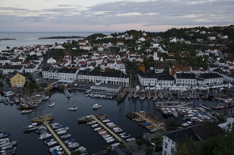 From Risør. The picture does not show the market itself.