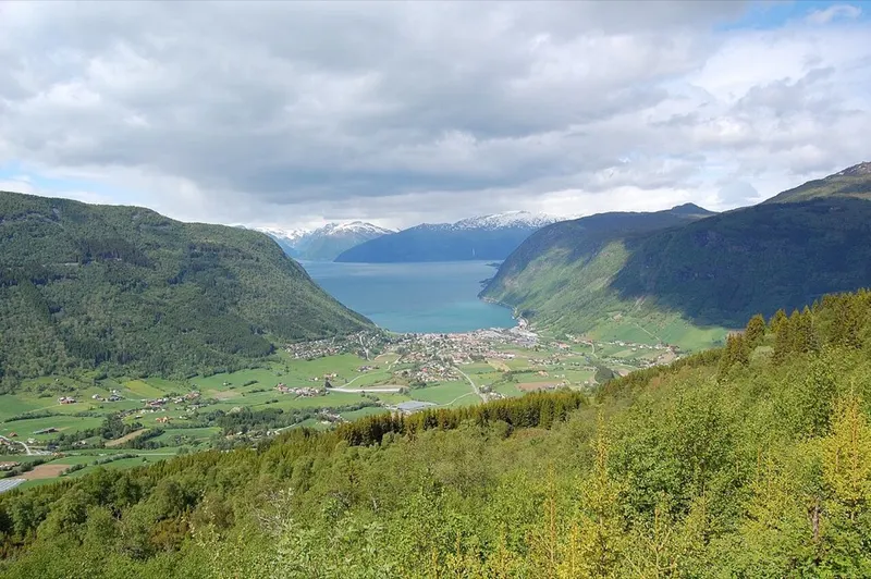 From Vik. The picture does not show the market itself.