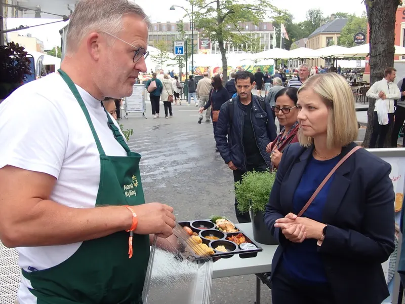 Food being served from a stall at Trøndersk Matfestival in 2021.